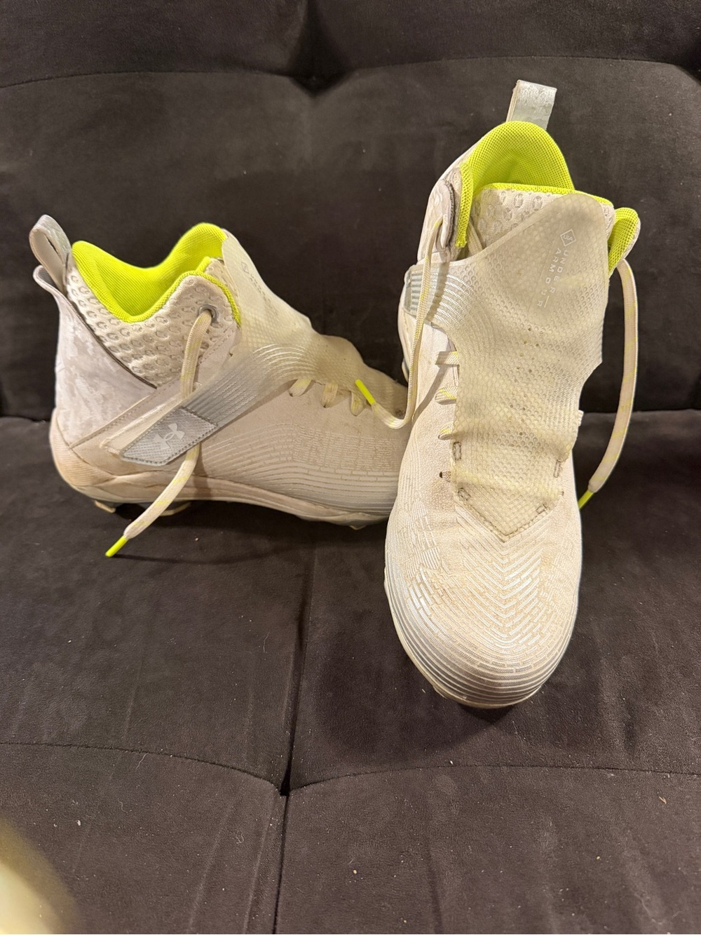 Under Armour Men's White Cleats with Neon Yellow Lining